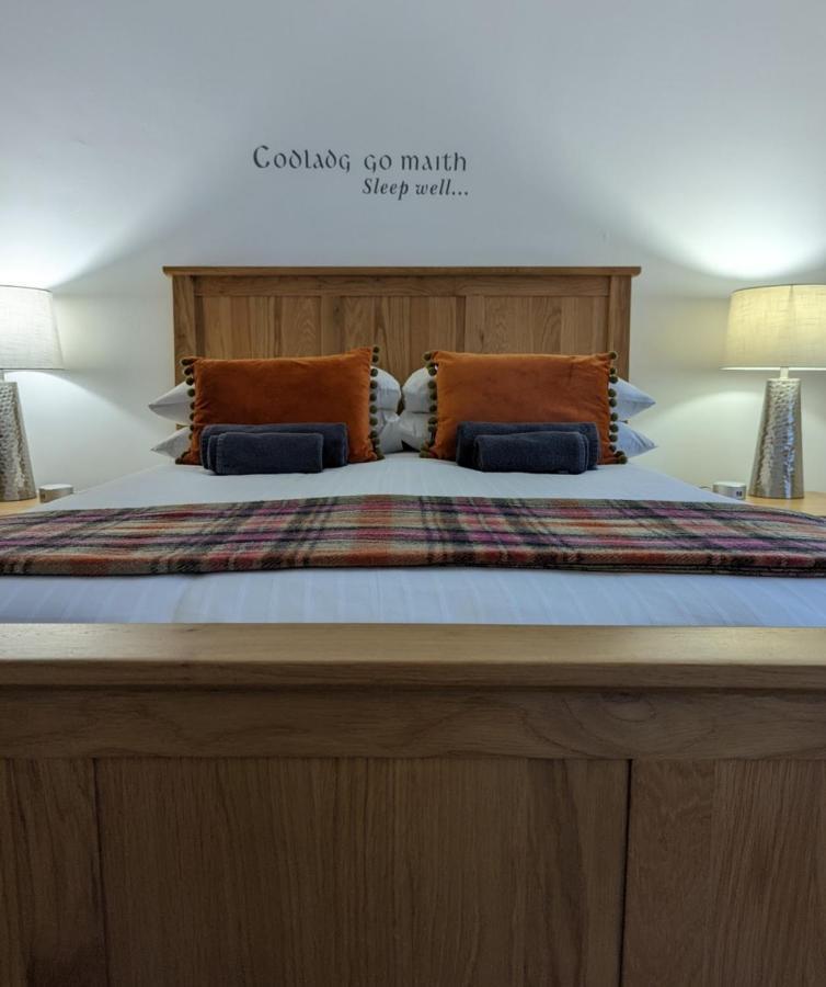 Antrim Coast Apartments คูเชนดอล ภายนอก รูปภาพ