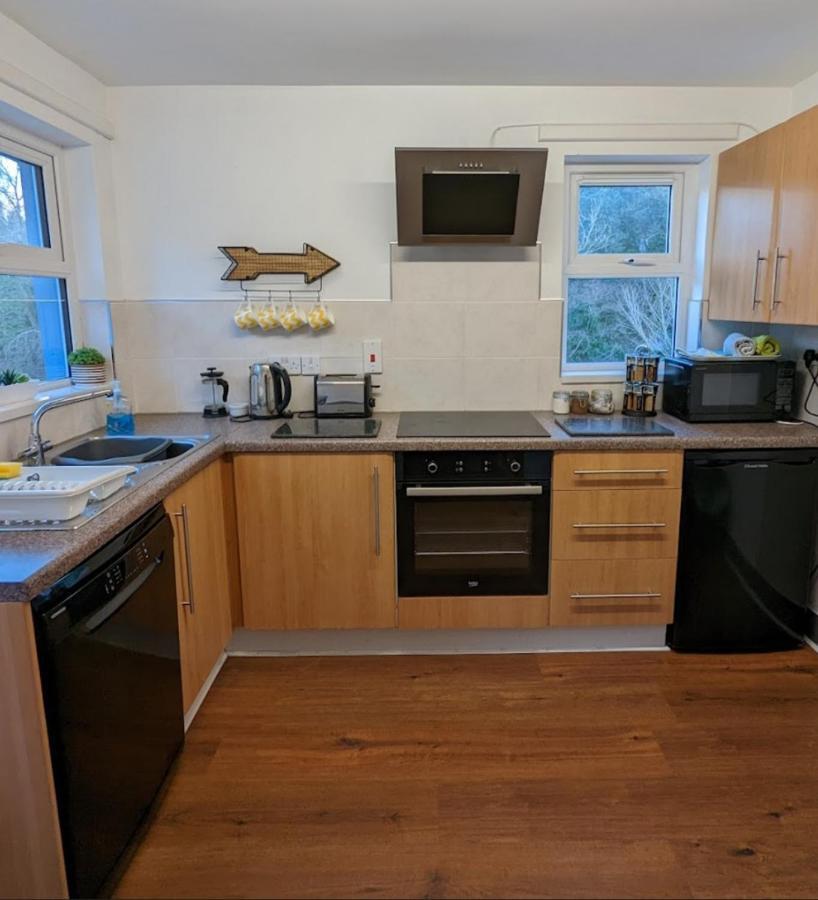 Antrim Coast Apartments คูเชนดอล ภายนอก รูปภาพ