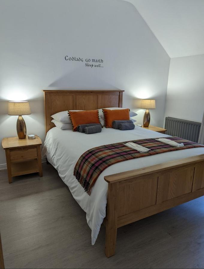 Antrim Coast Apartments คูเชนดอล ภายนอก รูปภาพ
