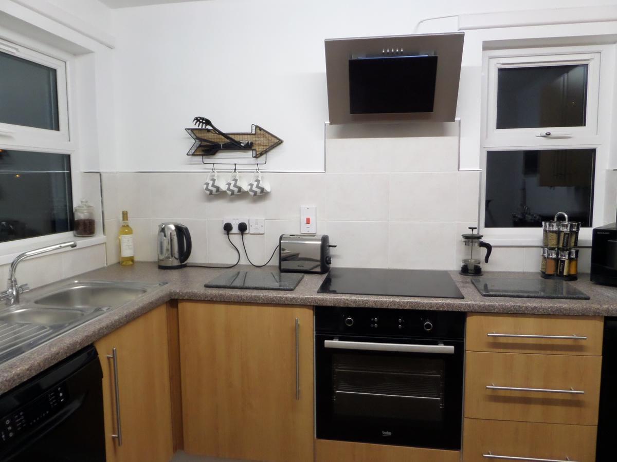 Antrim Coast Apartments คูเชนดอล ภายนอก รูปภาพ